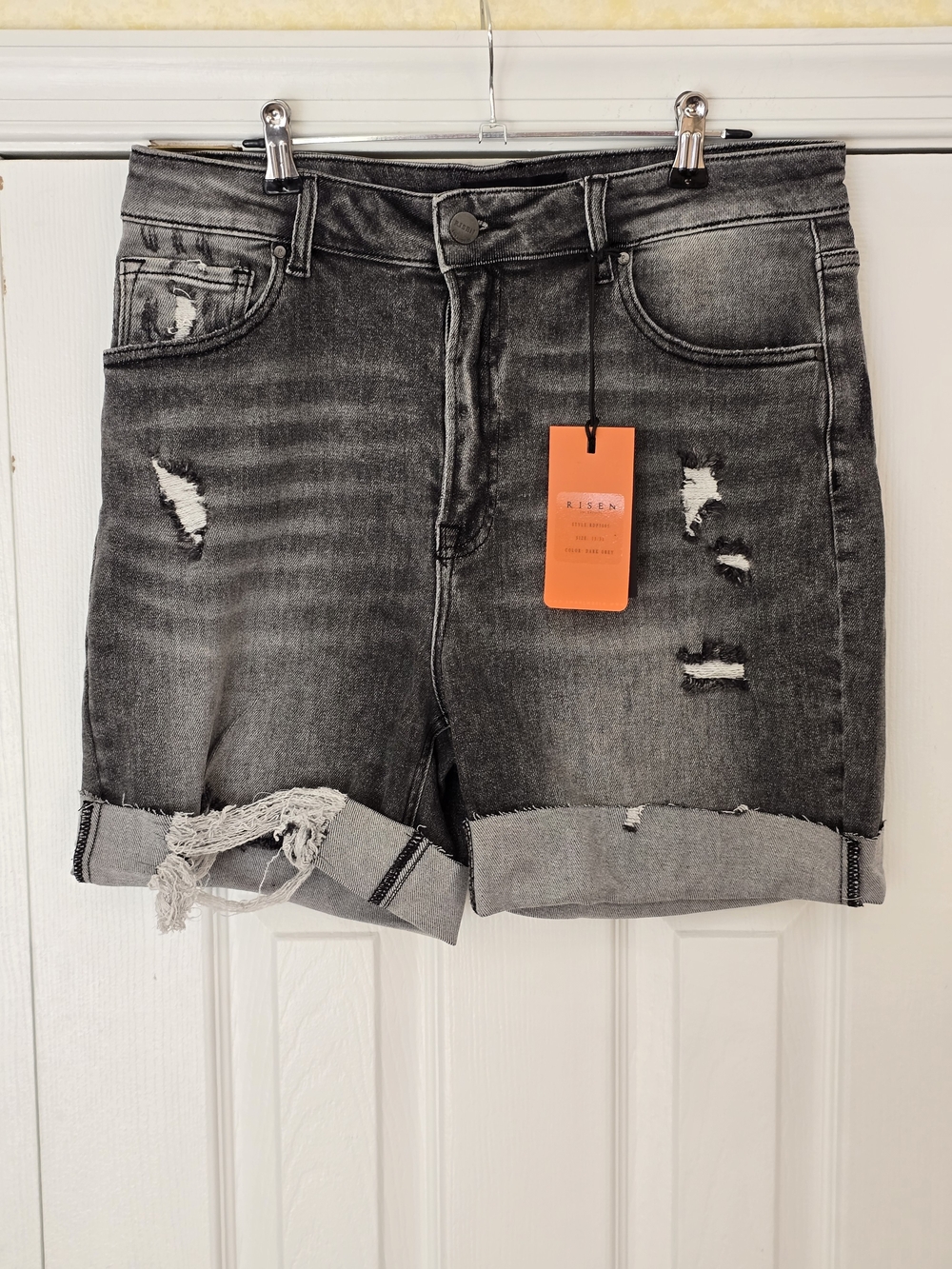 NWT Risen Black Distressed Denim Roll-Cuff Shorts - 31/13